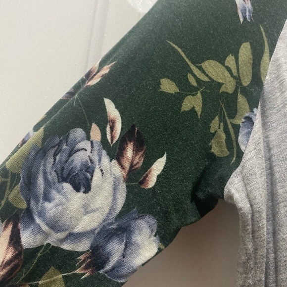COPY - Raglan T Shirt, Grey and Hunter Green Floral, size large or 10 or 12 - Picture 4 of 5